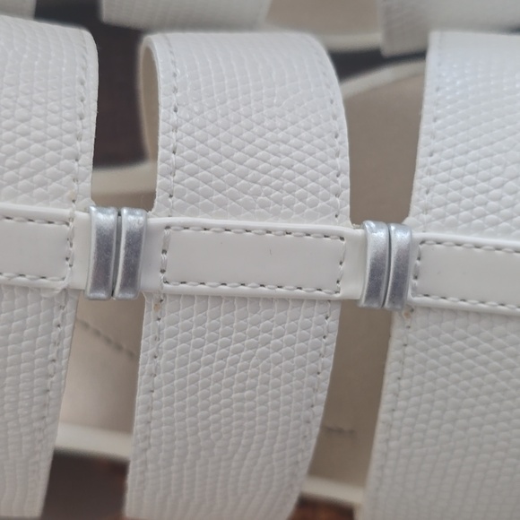 EAST 5TH BRAND WOMENS WHITE DRESSY SUMMERTIME SANDALS SIZE 7.5 MEDIUM - Picture 3 of 16